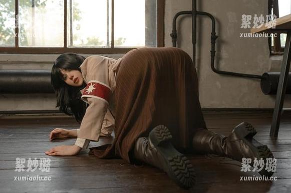 Alina Becker的油亮，无圣光照耀下的魅惑，原图透露的东西又是什么呢？